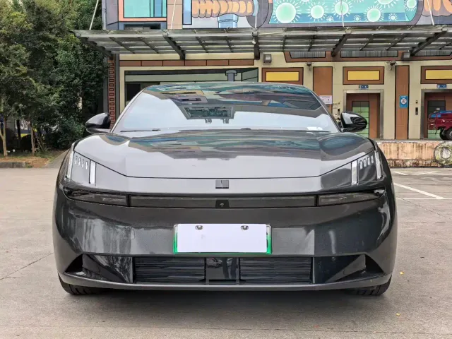Фотография автомобиля — Lynk & Co Z10