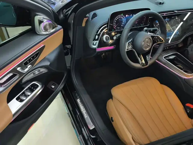 Mercedes-Benz E-Class — Фото автомобиля 15