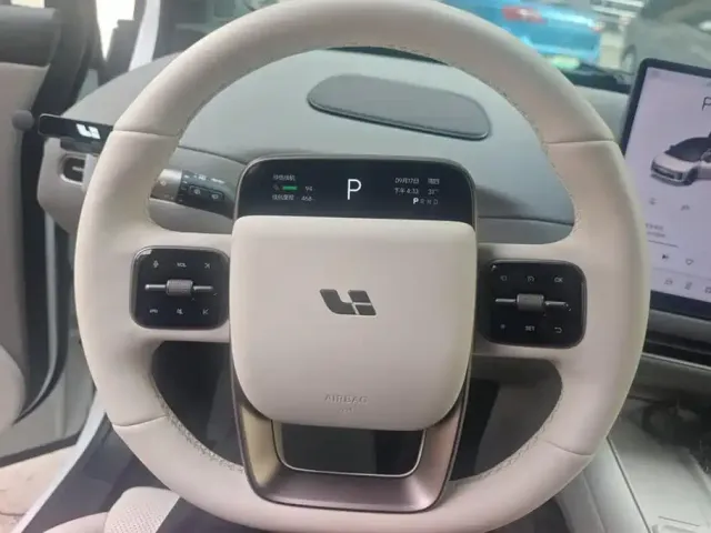 Li Auto Li Auto i6 2025 4WD Base Model — Фото автомобиля 15