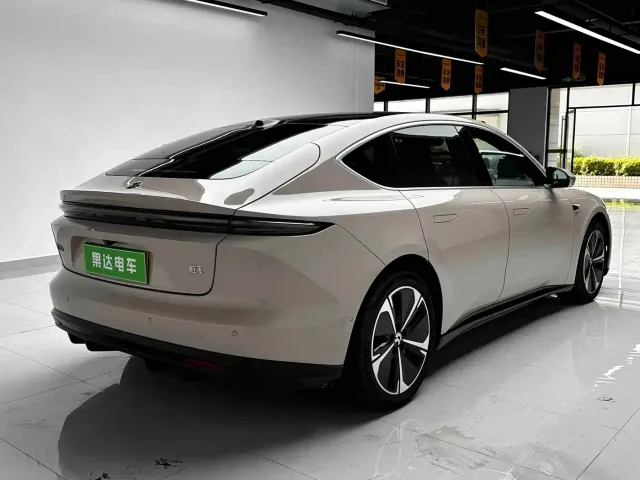 Nio ET5 — Фото автомобиля 4