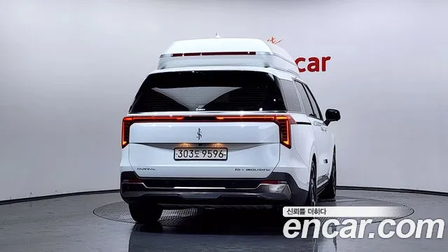 Kia Canival Новый Carnival 4 поколение Дизель 9 мест Hi-Limousine (Спецкузов) — Фото автомобиля 4