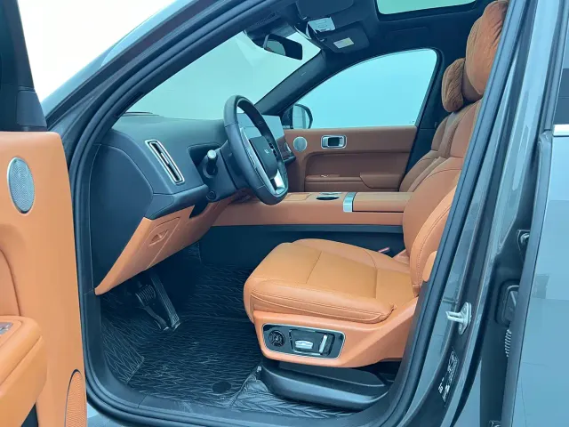 Li Auto L7 — Фото автомобиля 8
