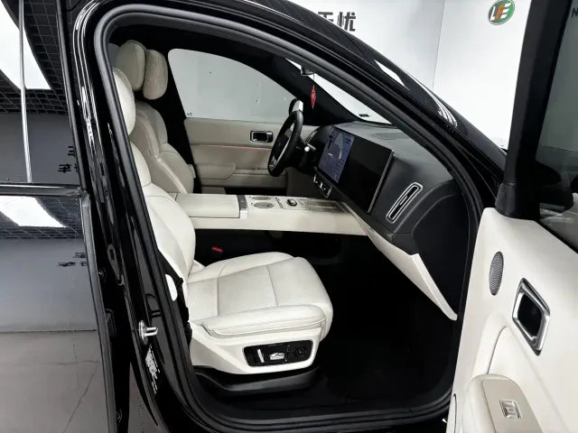 Li Auto L7 — Фото автомобиля 26