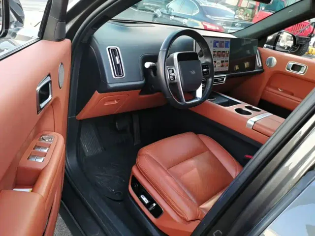 Li Auto L7 — Фото автомобиля 15