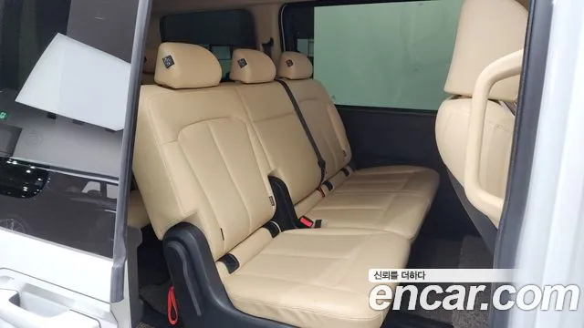 Hyundai Staria Staria 4WD Tourer 9 мест — Фото автомобиля 12