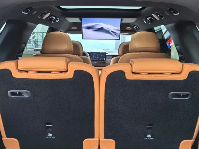 IM Motors LS8 — Фото автомобиля 11