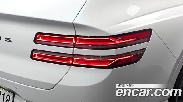 Genesis GV80 — Фото автомобиля 8