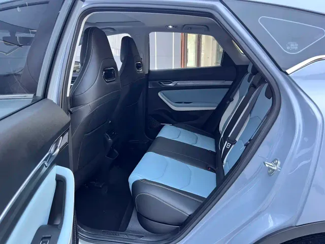 Geely Emgrand S — Фото автомобиля 13