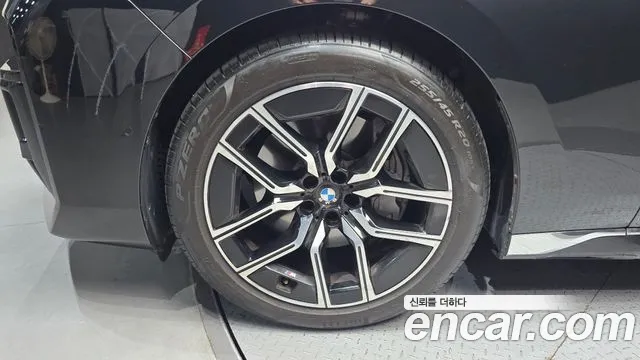 BMW 7-Series 7 серия (G70) 740i xDrive M Sport — Фото автомобиля 5