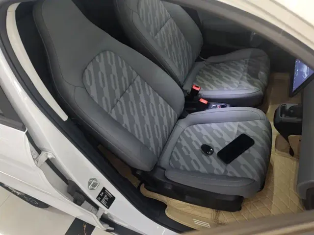 Leapmotor T03 — Фото автомобиля 24