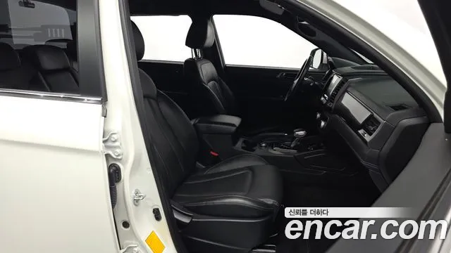 KG_Mobility_Ssangyong Rexton Новый Rexton Sport Khan Дизель 2.2 4WD — Фото автомобиля 25