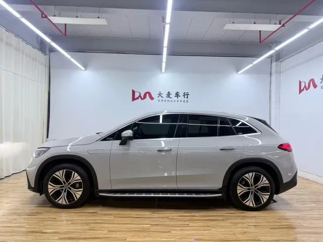 Mercedes-Benz EQE SUV — Фото автомобиля 5