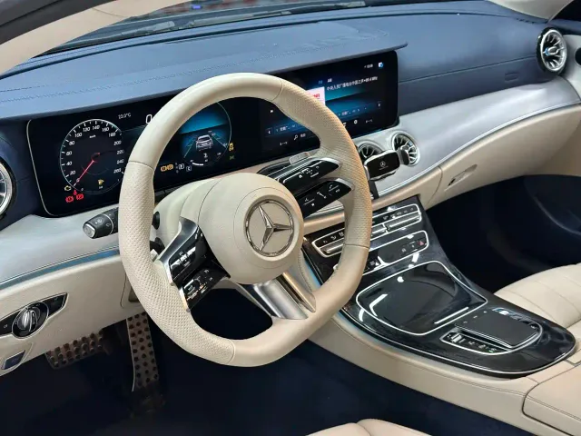 Mercedes-Benz E-Class — Фото автомобиля 3