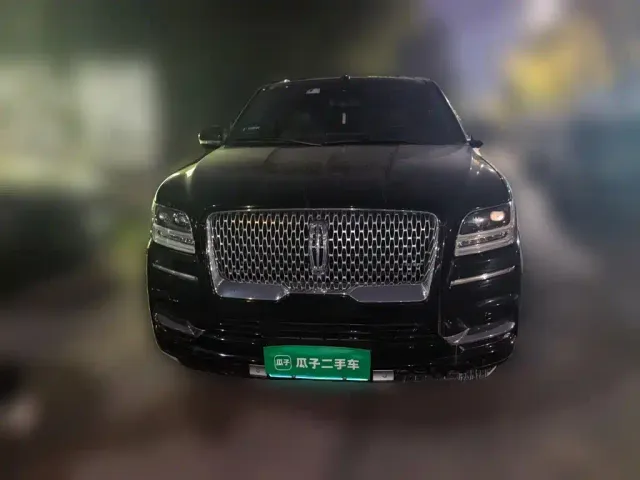 Lincoln Navigator — Фото автомобиля 3