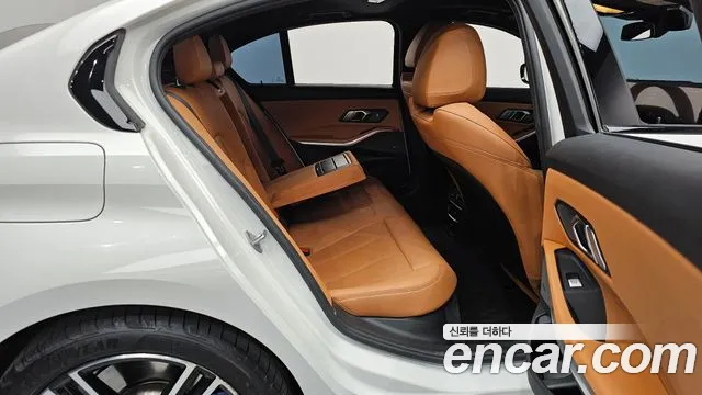 BMW 3-Series 3 серия (G20) 320i M Sport — Фото автомобиля 3