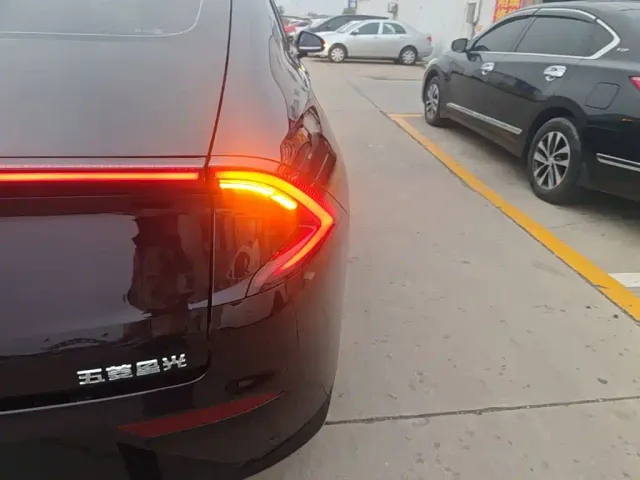Wuling Starlight — Фото автомобиля 7