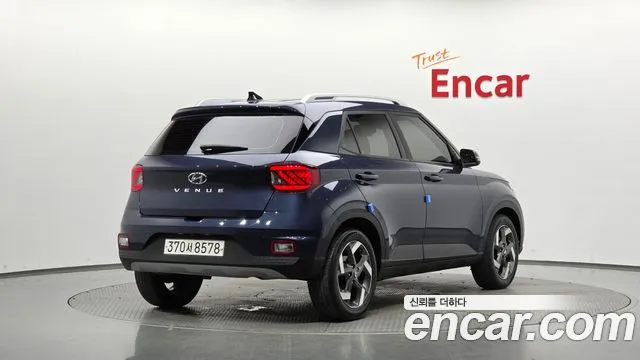 Hyundai Venue — Фото автомобиля 2