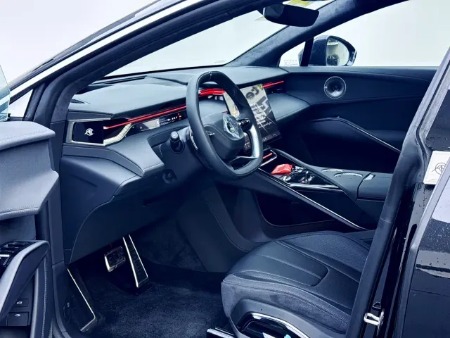 Lotus Eletre — Фото автомобиля 9