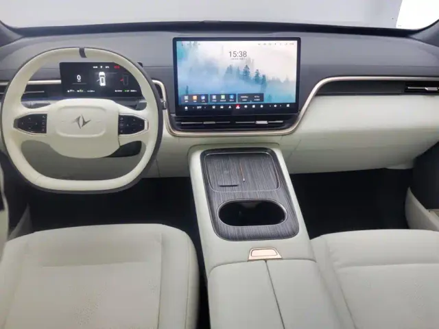 Dongfeng eπ 008 — Фото автомобиля 12