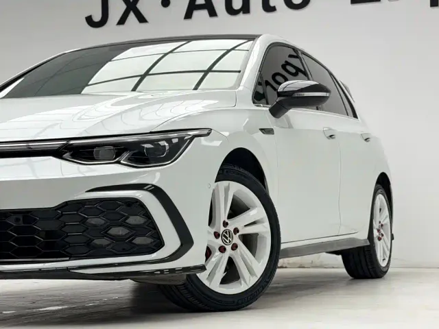 Volkswagen Golf — Фото автомобиля 5