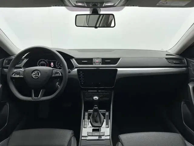 Skoda Superb — Фото автомобиля 7