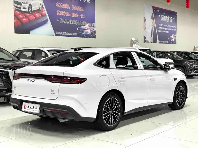 BYD Qin L — Фото автомобиля 12