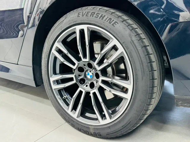 BMW 5 Series — Фото автомобиля 11