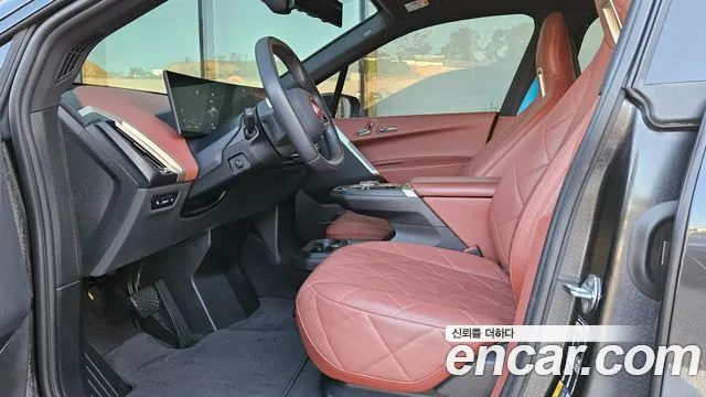 BMW iX — Фото автомобиля 18