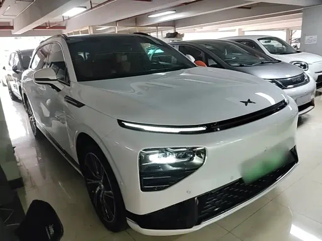 Xpeng G9 — Фото автомобиля 3