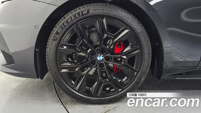 BMW 5-Series 5 серия (G60) 530i xDrive M Sport Pro Special Edition — Фото автомобиля 4