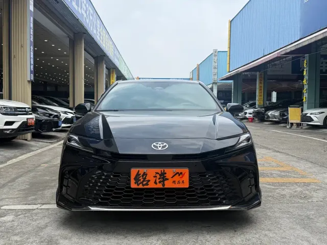 Toyota Camry — Фото автомобиля 2
