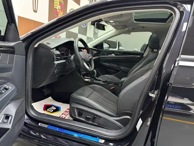 Volkswagen Passat — Фото автомобиля 7