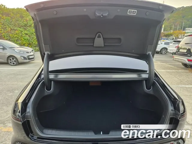 Hyundai Grandeur GN7 — Фото автомобиля 18