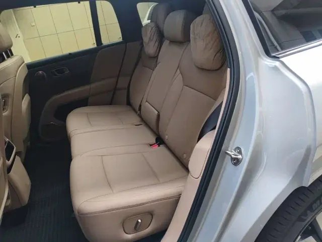 Li Auto i6 — Фото автомобиля 16