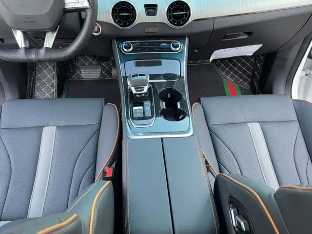 Forthing Yacht — Фото автомобиля 9