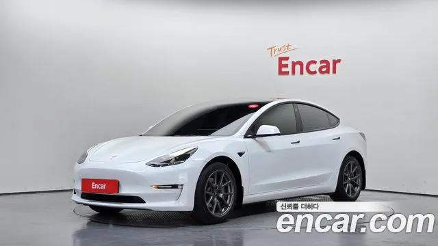 Фотография автомобиля — Tesla Model 3
