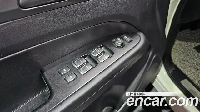 KG_Mobility_Ssangyong Rexton Новый Rexton Sport Khan Дизель 2.2 4WD — Фото автомобиля 17