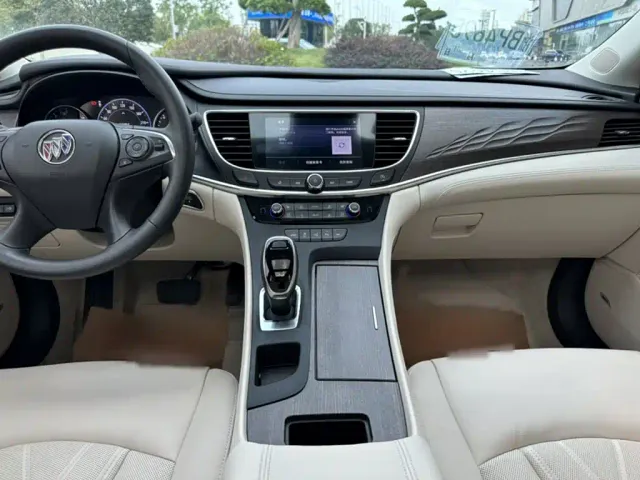 Buick LaCrosse — Фото автомобиля 4