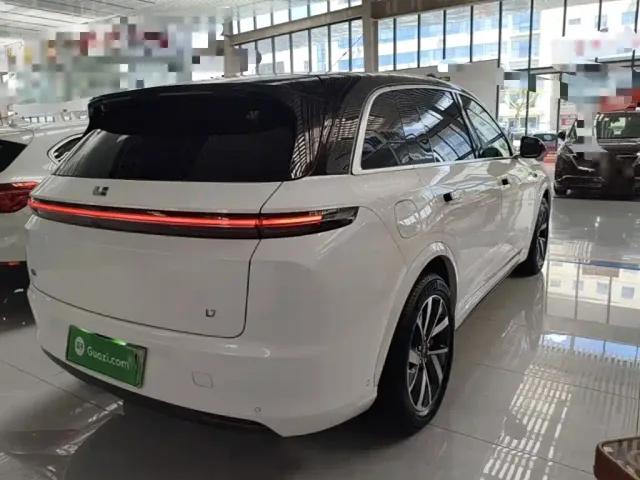 Li Auto L7 — Фото автомобиля 6