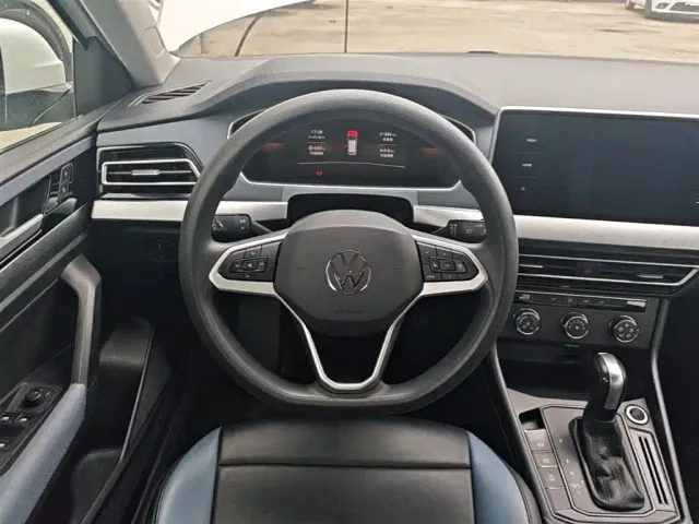 Volkswagen Lavida — Фото автомобиля 10