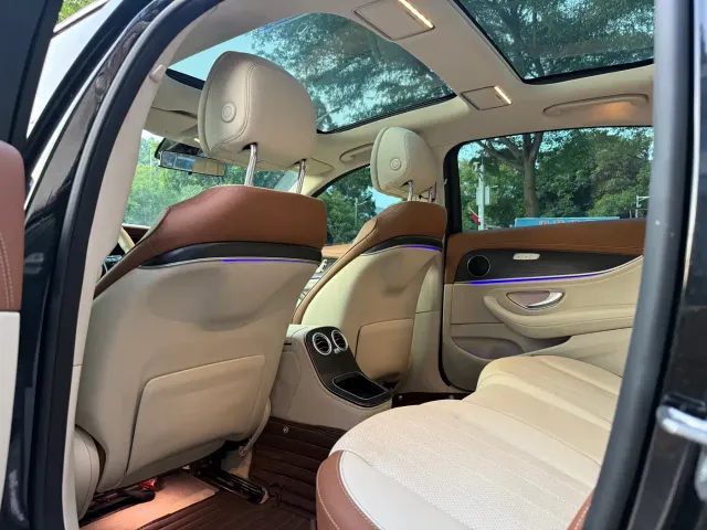 Mercedes-Benz E-Class — Фото автомобиля 9