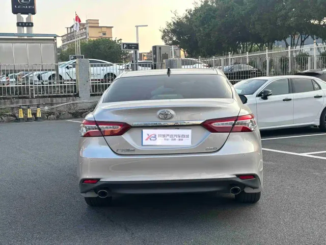 Toyota Camry — Фото автомобиля 2