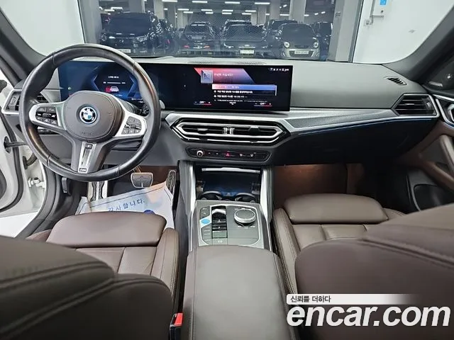 BMW i4 — Фото автомобиля 7