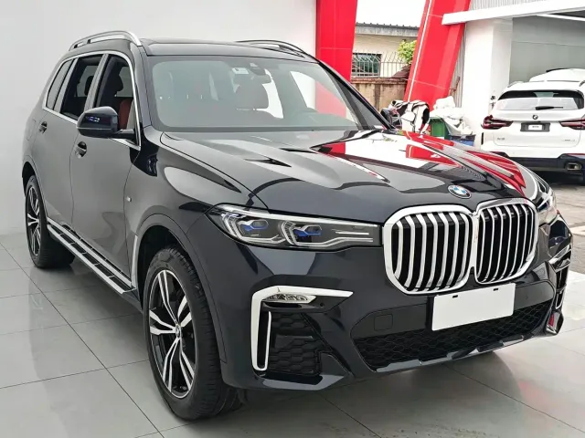 BMW X7 — Фото автомобиля 3