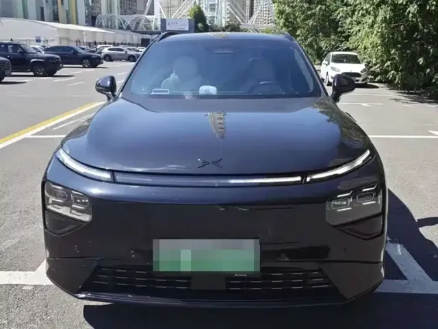 Xpeng G9 — Фото автомобиля 2