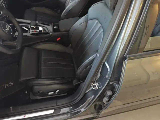 Audi A4L — Фото автомобиля 14