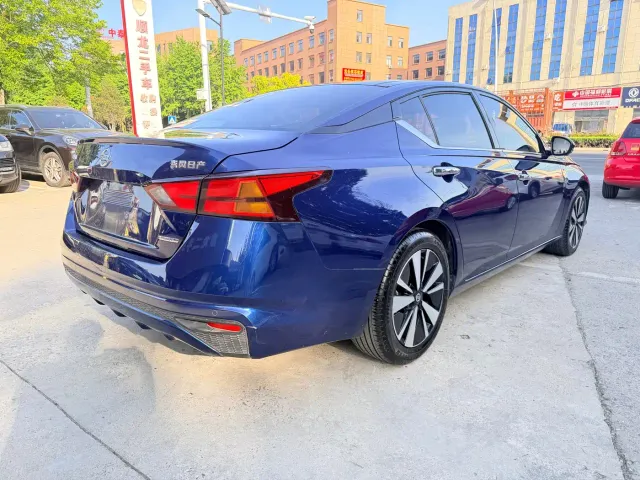 Nissan Teana — Фото автомобиля 4