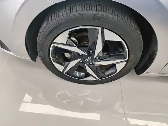 Hyundai Elantra — Фото автомобиля 22