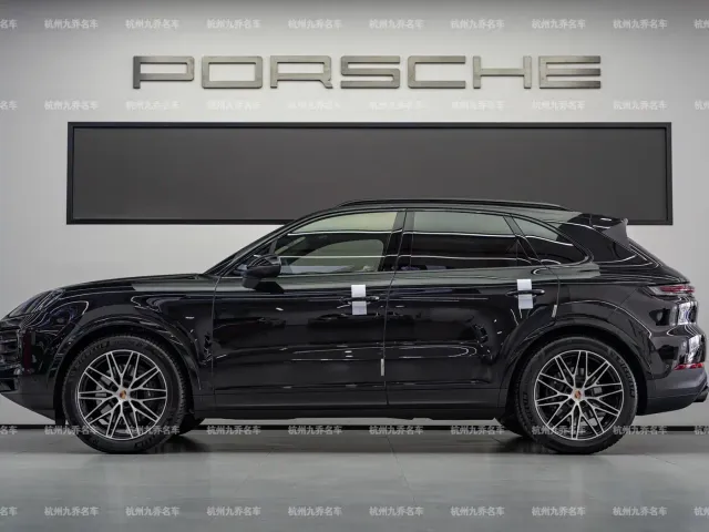 Porsche Cayenne — Фото автомобиля 7