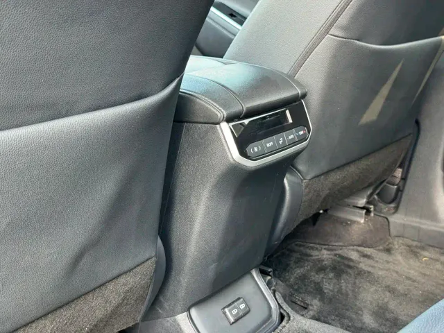 Toyota Highlander — Фото автомобиля 16